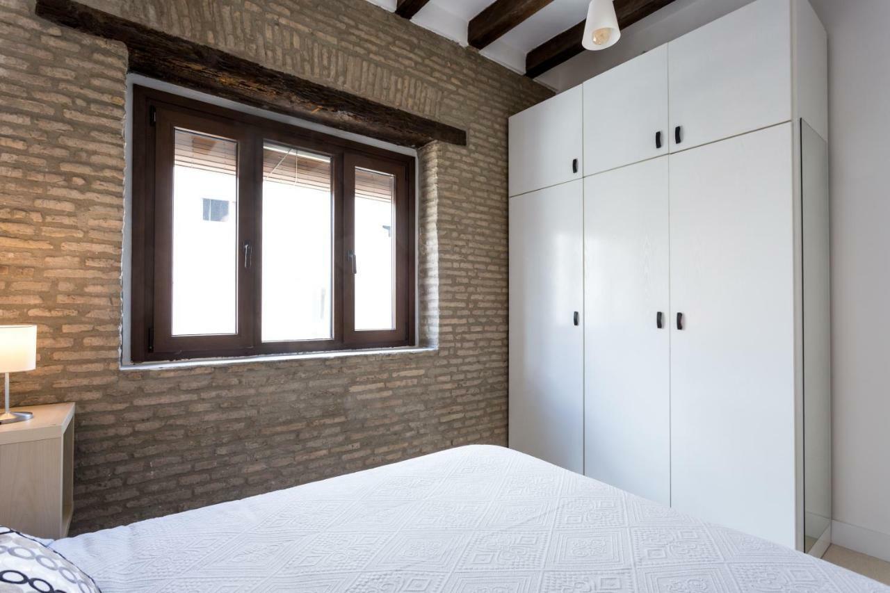 RR Apartamentos Arrayan 23 Sevilla Bagian luar foto