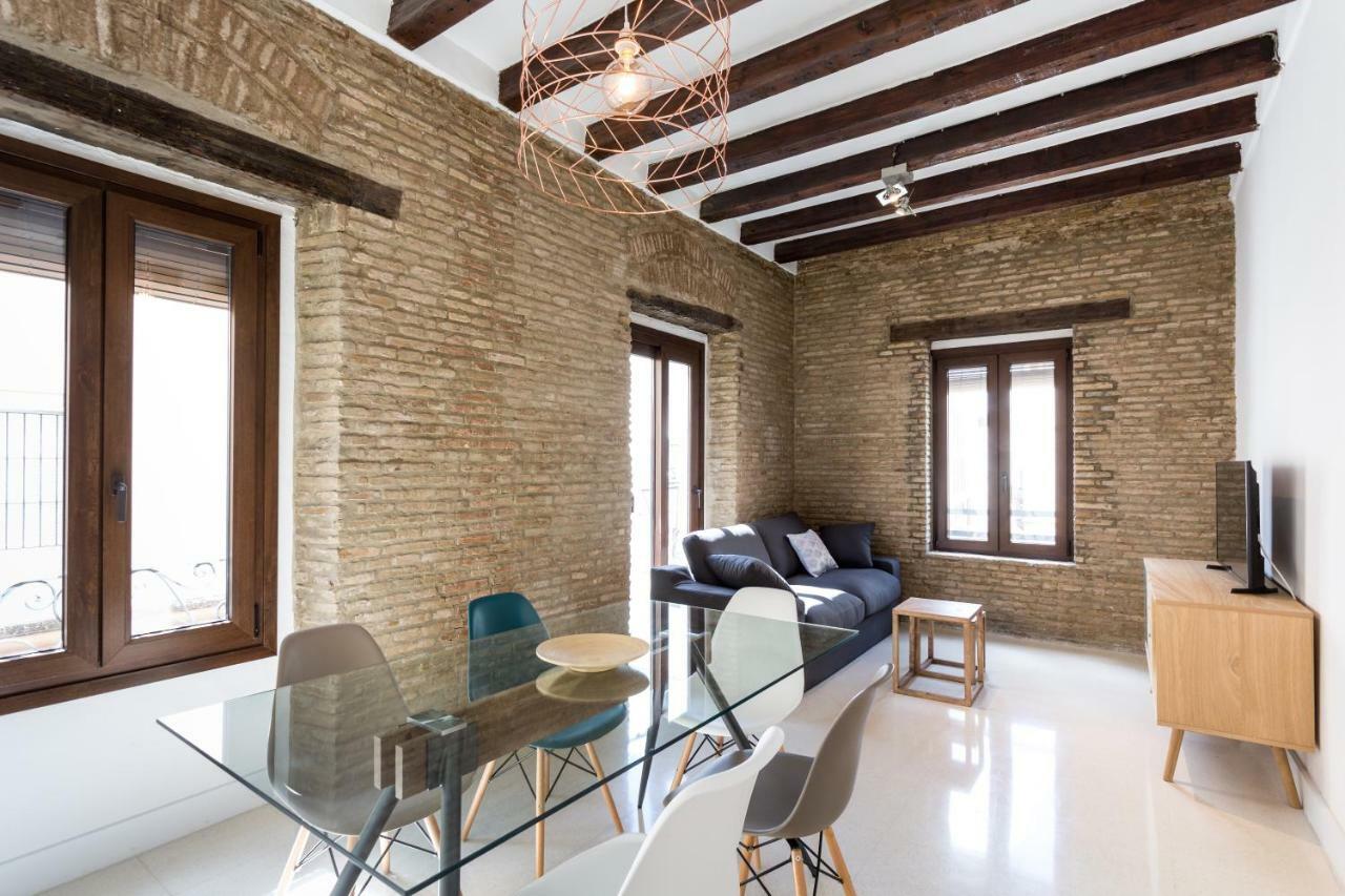 RR Apartamentos Arrayan 23 Sevilla Bagian luar foto