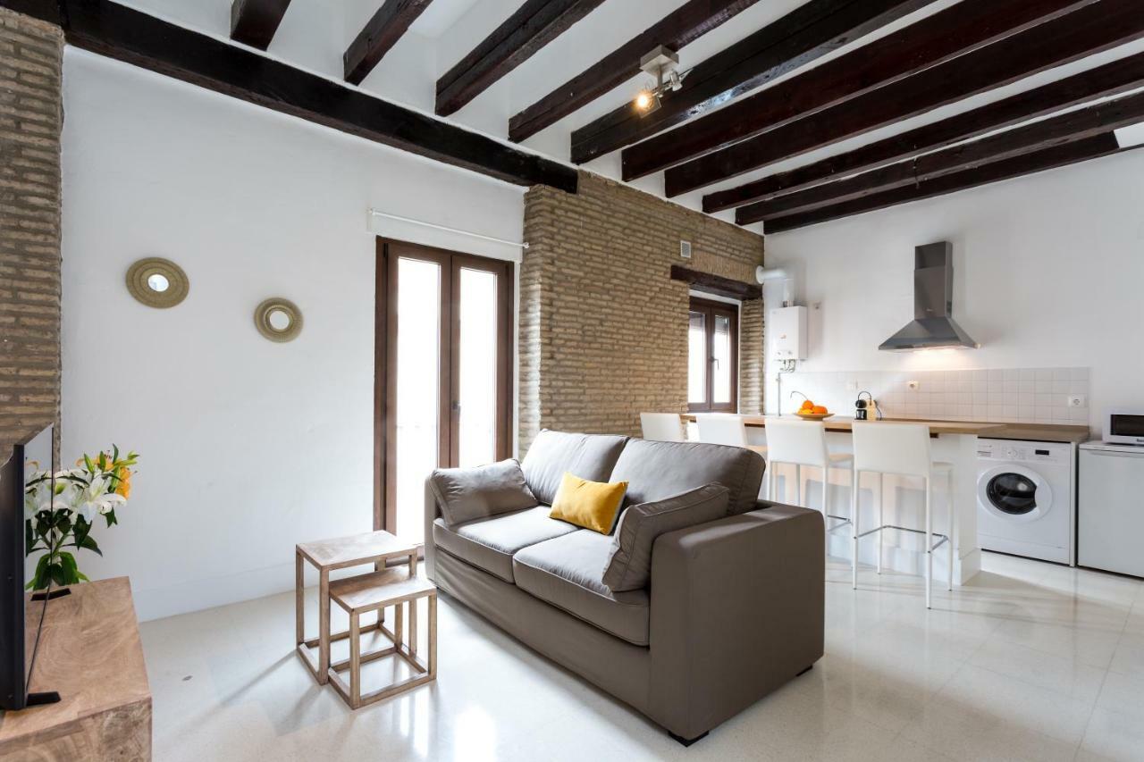 RR Apartamentos Arrayan 23 Sevilla Bagian luar foto