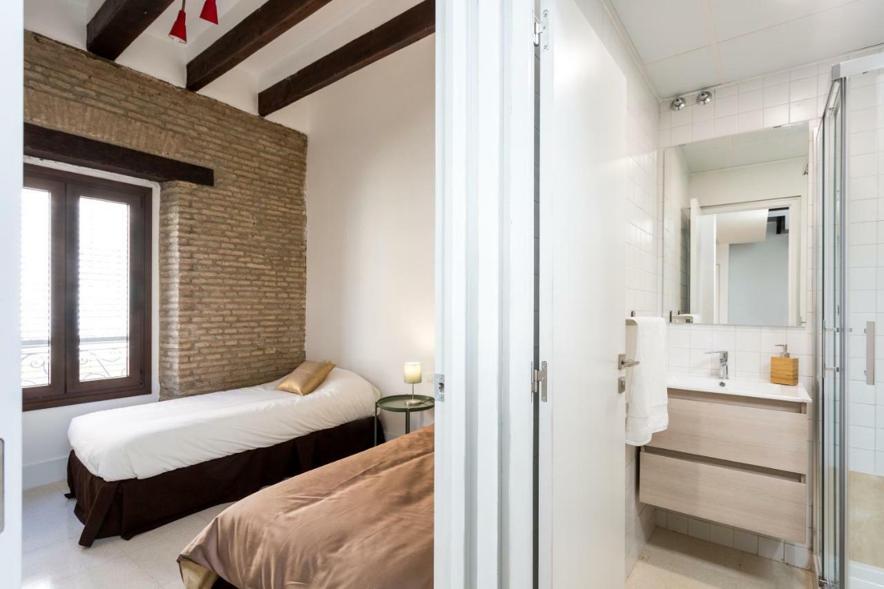 RR Apartamentos Arrayan 23 Sevilla Bagian luar foto