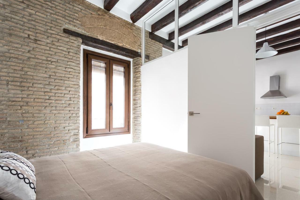 RR Apartamentos Arrayan 23 Sevilla Bagian luar foto