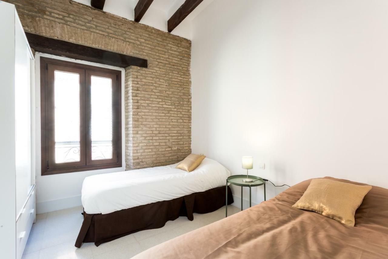 RR Apartamentos Arrayan 23 Sevilla Bagian luar foto
