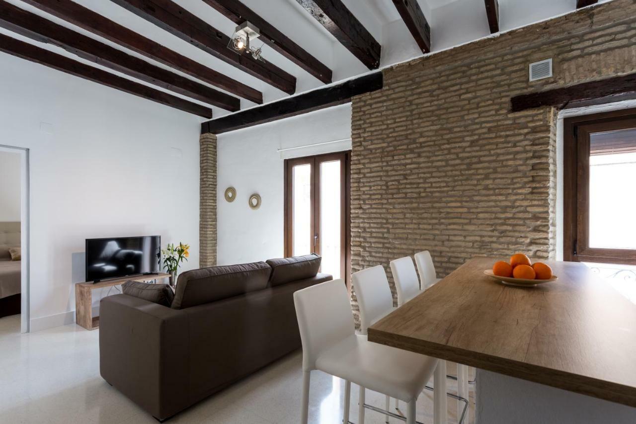 RR Apartamentos Arrayan 23 Sevilla Bagian luar foto