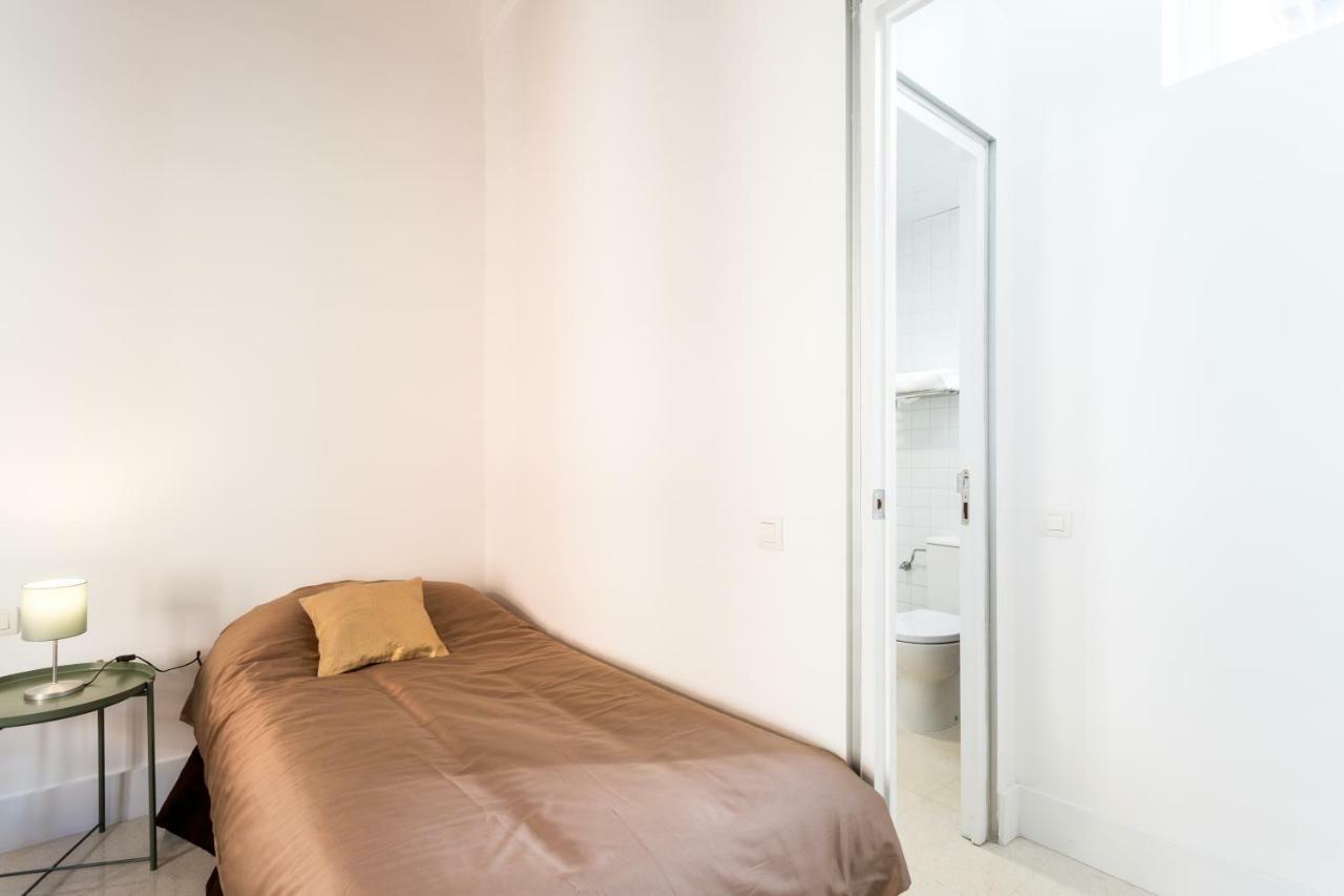 RR Apartamentos Arrayan 23 Sevilla Bagian luar foto