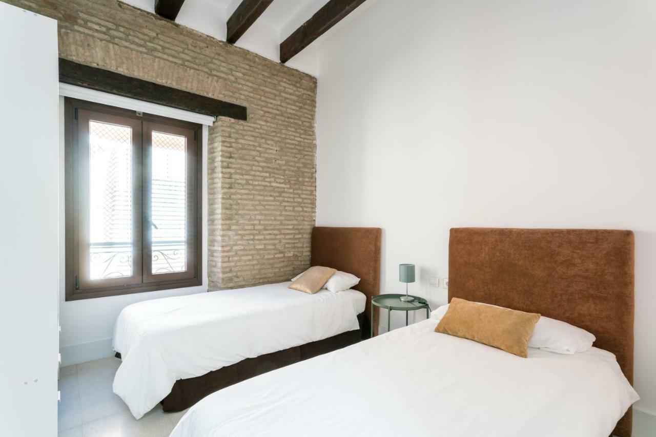 RR Apartamentos Arrayan 23 Sevilla Bagian luar foto