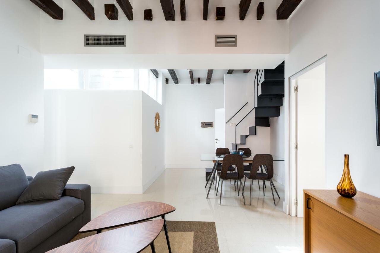 RR Apartamentos Arrayan 23 Sevilla Bagian luar foto