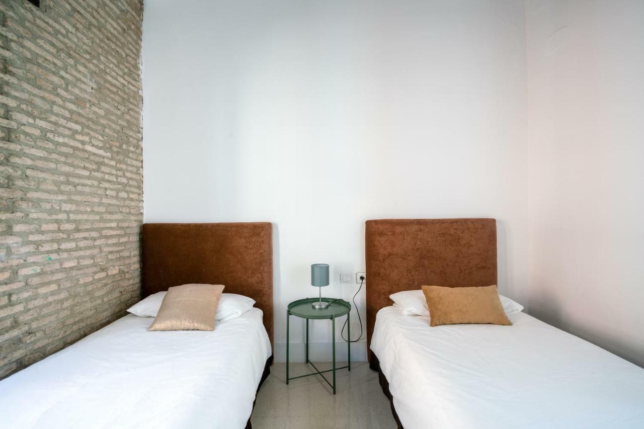 RR Apartamentos Arrayan 23 Sevilla Bagian luar foto