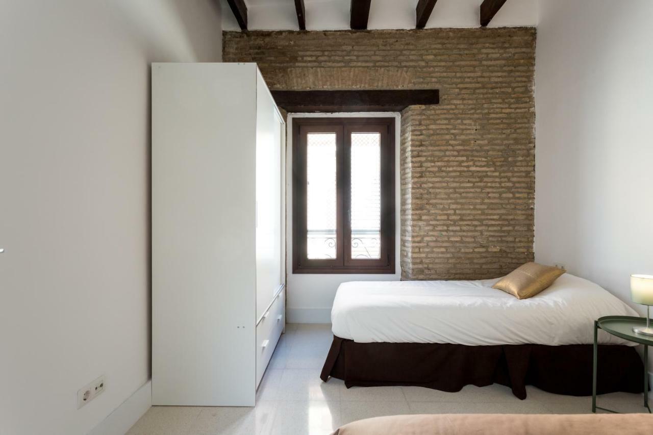 RR Apartamentos Arrayan 23 Sevilla Bagian luar foto