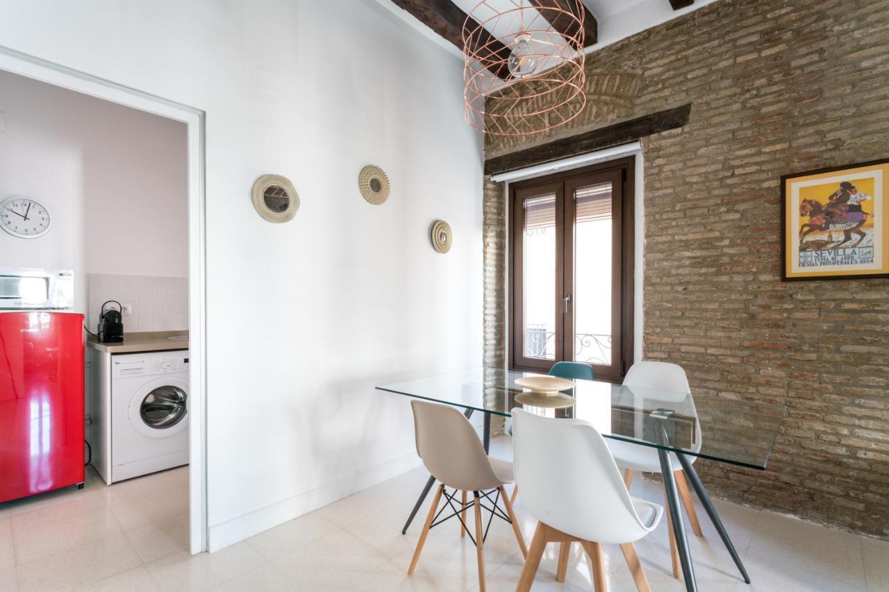 RR Apartamentos Arrayan 23 Sevilla Bagian luar foto